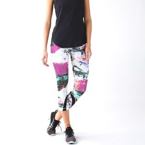 LULULEMON | Run: Inspire Crop II *All Full-On Luxtreme in Pigment Wave Multi